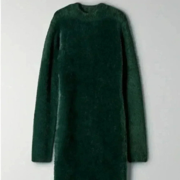 Aritzia Babaton Madison Fuzzy Faux Fur Green Super Soft Crew Neck Dress Size S - Picture 1 of 8